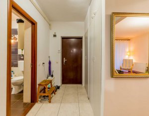 Apartament 2 camere, decomandat, situat in Floresti, zona Porii