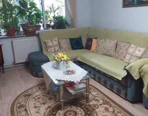 Apartament cu 3 camere, decomandat, centrala proprie, zona Primaverii, Manastur