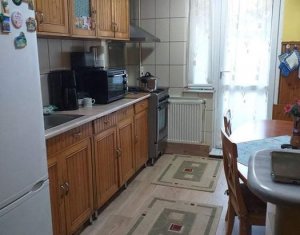 Apartament cu 3 camere, decomandat, centrala proprie, zona Primaverii, Manastur