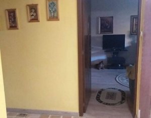 Apartament cu 3 camere, decomandat, centrala proprie, zona Primaverii, Manastur