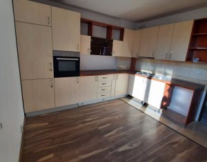 Apartament in zona semicentrala, 72 mp plus balcon