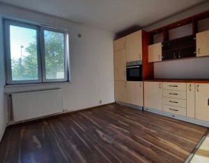 Apartament in zona semicentrala, 72 mp plus balcon