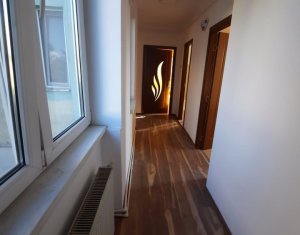 Apartament in zona semicentrala, 72 mp plus balcon