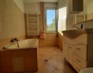 Apartament in zona semicentrala, 72 mp plus balcon