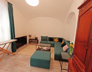 Apartament cu 2 camere la casa, 44 mp, zona Piata Muzeului