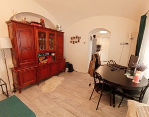 Apartament cu 2 camere la casa, 44 mp, zona Piata Muzeului