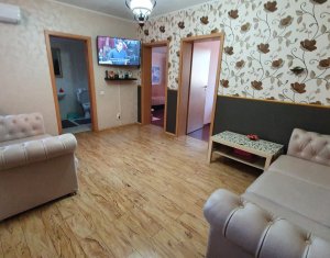 Apartment 3 rooms for sale in Floresti