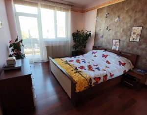 Apartament cu 3 camere, strada Tineretului, complex privat