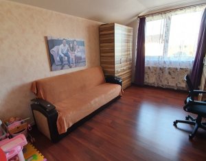 Apartment 3 rooms for sale in Floresti