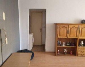 Apartament de vanzare 3 camere, semidecomandat, Manastur, zona Bucegi