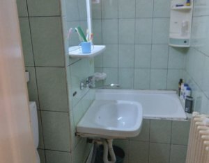 Apartament de vanzare 3 camere, semidecomandat, Manastur, zona Bucegi