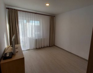 Oferta! Apartament 3 camere, etaj intermediar, semicentral