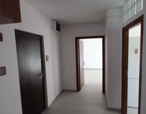 Oferta! Apartament 3 camere, etaj intermediar, semicentral