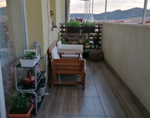 Apartament 3 camere, situat in Floresti, zona Terra