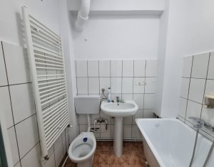 Apartament cu 2 camere in Centru, zona Facultatii de Litere