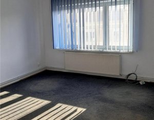 Apartament in zona semicentrala, 3 camere, 66mp plus balcon