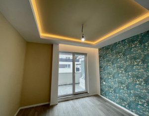 Apartament 3 camere, situat in Floresti, zona Vivo