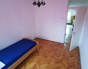 Apartament cu 3 camere, Nicolae Titulescu, 64 mp, zona centrala