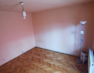 Apartament cu 3 camere, Nicolae Titulescu, 64 mp, zona centrala