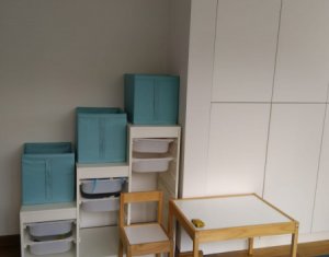 Appartement 4 chambres à vendre dans Cluj-napoca, zone Manastur