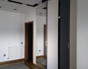 Appartement 4 chambres à vendre dans Cluj-napoca, zone Manastur