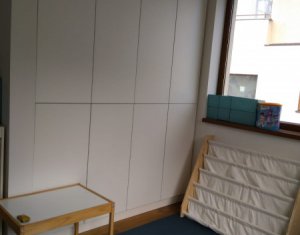 Appartement 4 chambres à vendre dans Cluj-napoca, zone Manastur