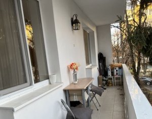 Apartament cu 3 camere, zona Gheorgheni, etaj 1, CF la zi, strada Scarisoara