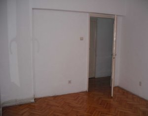 Apartament 3 camere, decomandat, zona Marasti