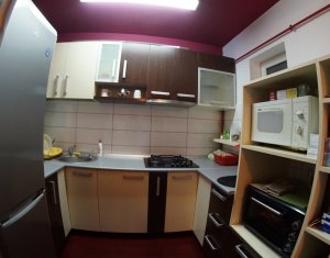 Vanzare apartament 3 camere, confort sporit, 72 mp, zona Piata Cipariu