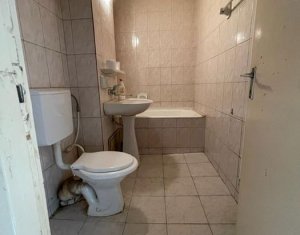 Apartament 4 camere, 2 bai,et.1,decomandat,2 balcoane,z.Cinema Marasti