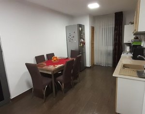 Apartament finisat, 3 camere, etaj 1, zona Plopilor