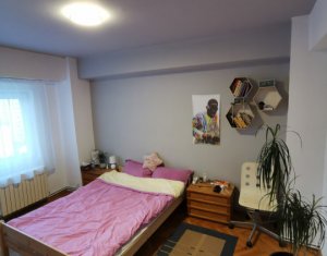 Apartament cu 4 camere, 100 mp, 3 balcoane, zona Primaverii- Manastur