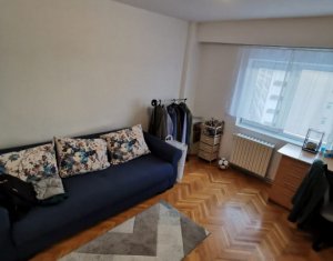 Apartament cu 4 camere, 100 mp, 3 balcoane, zona Primaverii- Manastur