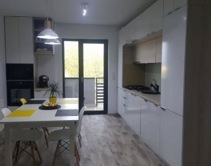 Appartement 3 chambres à vendre dans Cluj-napoca, zone Intre Lacuri