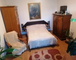 Manastur - apartament de 3 camere, decomandat, 2 bai, zona C. Floresti