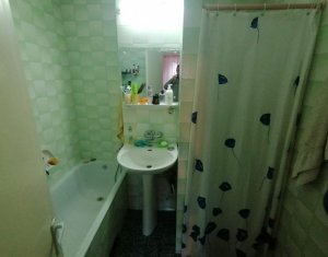 Manastur - apartament de 3 camere, decomandat, 2 bai, zona C. Floresti