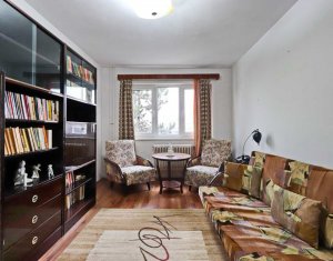 Sale apartment 3 rooms in Cluj-napoca, zone Manastur