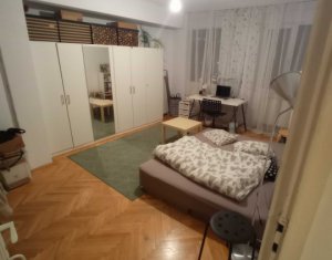 Apartament 3 camere, decomandat, etaj intermediar, finisat, Centru