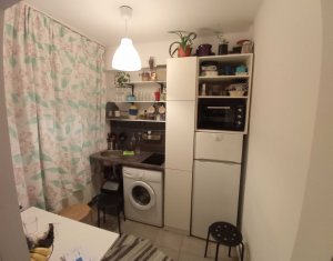 Apartament 3 camere, decomandat, etaj intermediar, finisat, Centru