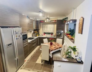 Appartement 3 chambres à vendre dans Cluj-napoca, zone Marasti