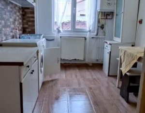 Appartement 4 chambres à vendre dans Cluj-napoca, zone Manastur