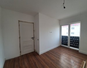 Sale apartment 3 rooms in Baciu, zone Centru