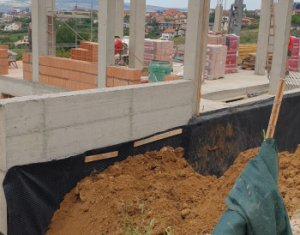 Apartament 97.71 mp, balcon, curte interioara, parcare, Europa
