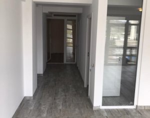 Apartament 3 camere semidecomandate+spatiu comercial, zona Baciu