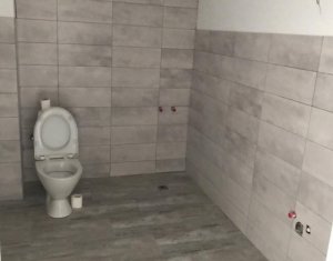 Apartament 3 camere semidecomandate+spatiu comercial, zona Baciu