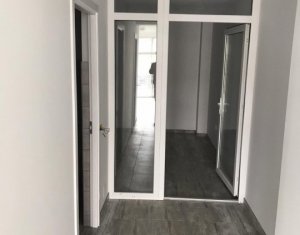 Apartament 3 camere semidecomandate+spatiu comercial, zona Baciu