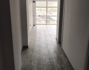 Apartament 3 camere semidecomandate+spatiu comercial, zona Baciu