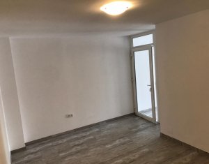 Apartament 3 camere semidecomandate+spatiu comercial, zona Baciu