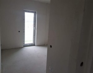 Vanzare apartament 3 camere, 2 bai, situat in Floresti, zona Terra