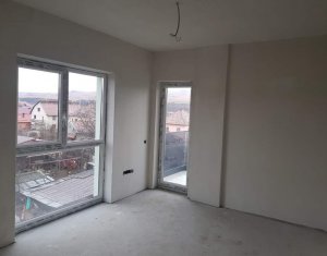 Apartment 3 rooms for sale in Floresti